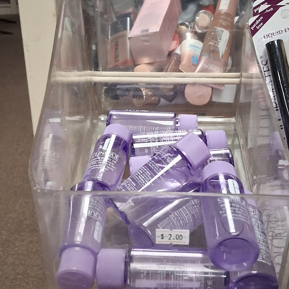 4 Lb Mystery Drugstore Makeup & Skincare Bundle! - Picture 7 of 11